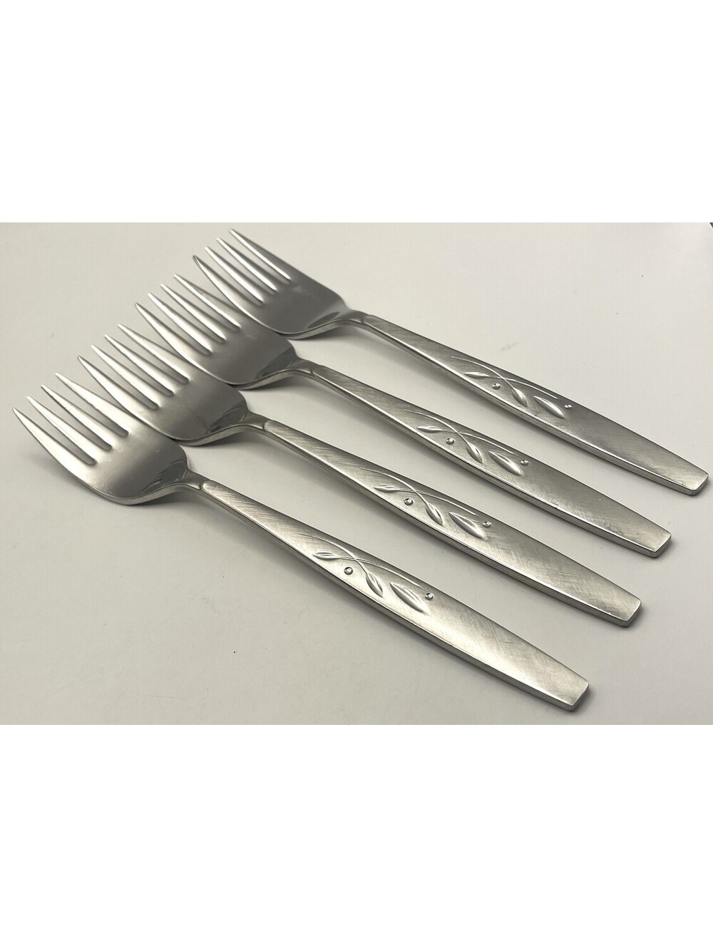 4- ONEIDA HEIRLOOM Cube Mark WILL O' WISP Stainless Salad Fork Lot ~6 3/4”